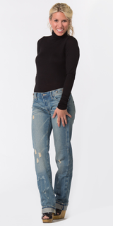 Country Chic Distressed Boyfriend Jeans